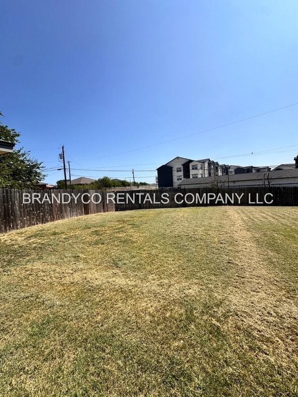 Building Photo - 4600 Acorn Creek Trail