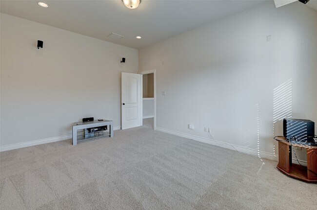Building Photo - 4006 Misty Waters Ln