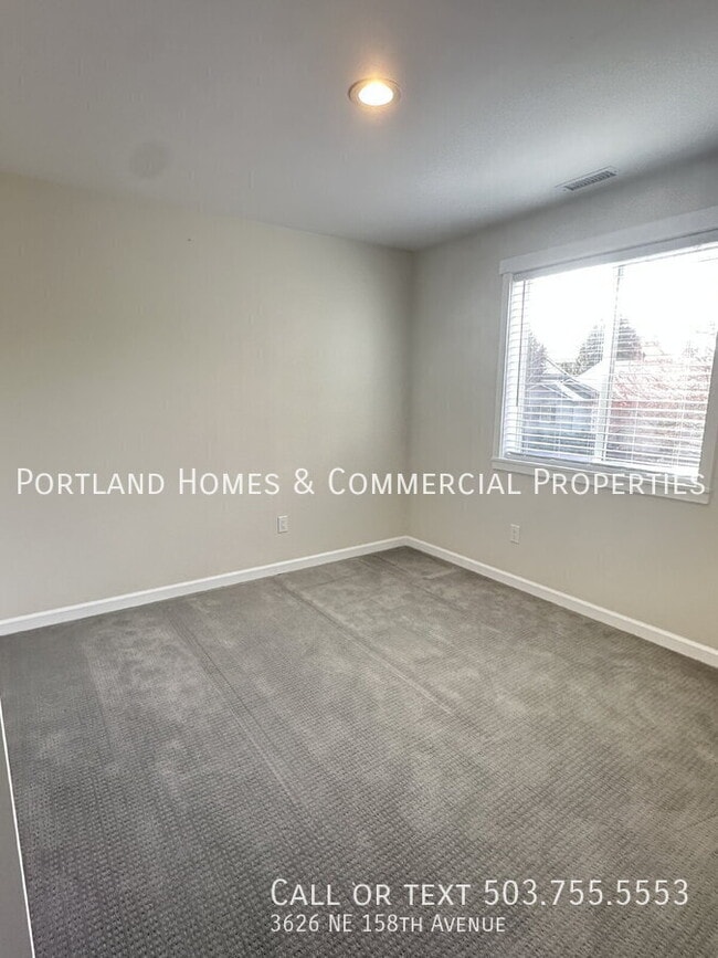 Building Photo - 3626 NE 158th Ave