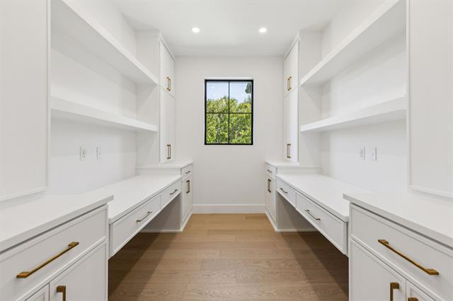 Building Photo - 3630 Mid Pines Dr