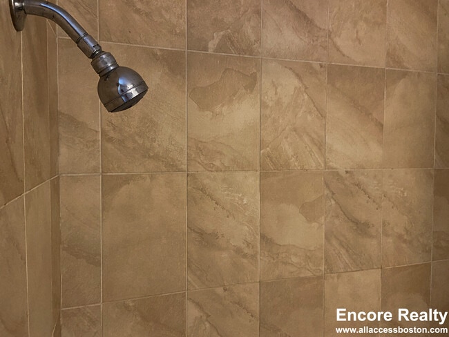 Building Photo - 13 Sachem St