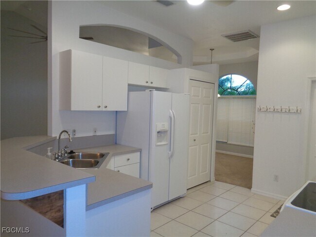 Building Photo - 2830 SW 35th Ln