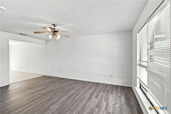 Building Photo - 3410 Victoria Cir