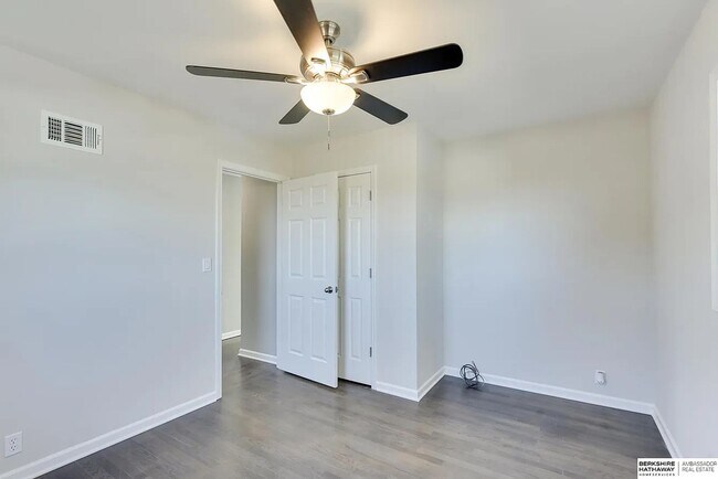 Building Photo - Fully Renovated Florence Gem with Modern Finishes & Historic Charm