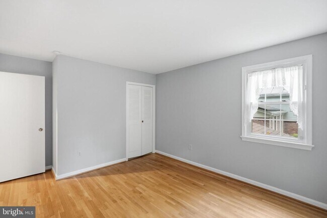 Building Photo - 809 Woodley Dr