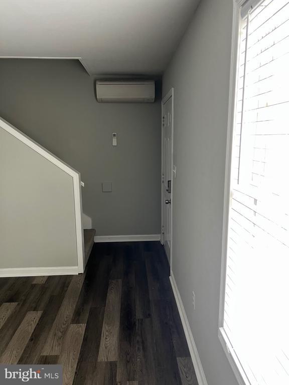 Building Photo - 208 Sunset Dr