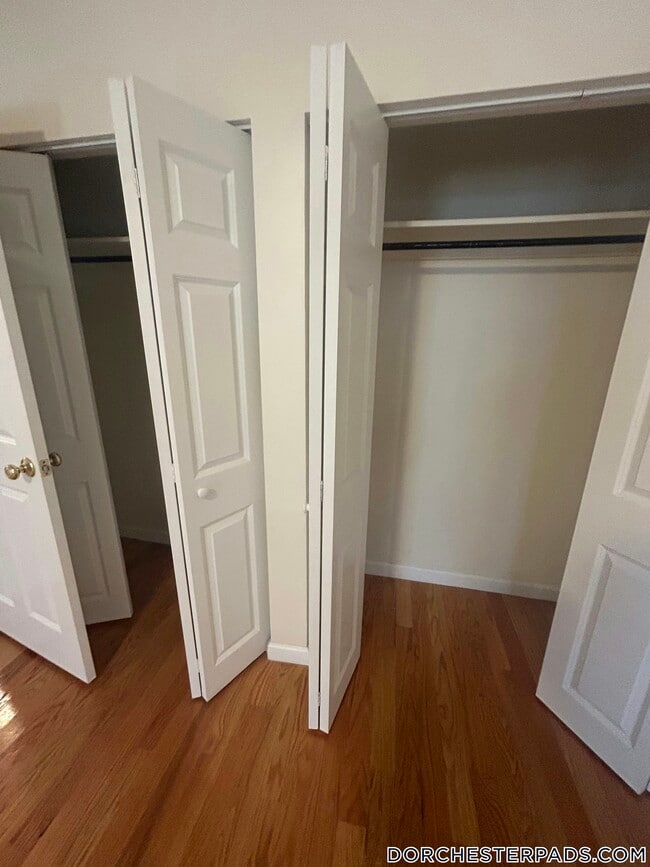 Building Photo - 207 Harvard St