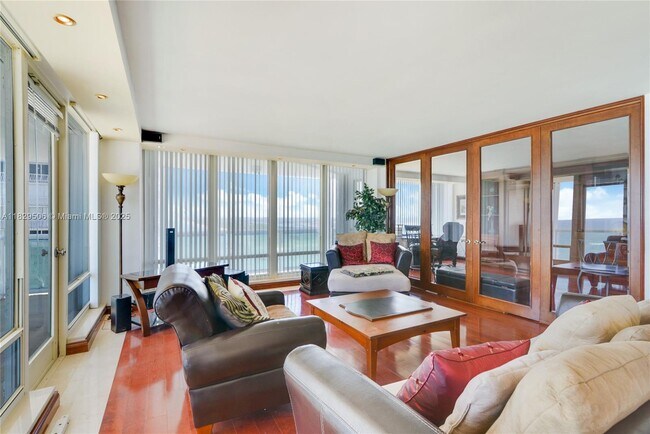 Building Photo - 2100 S Ocean Ln