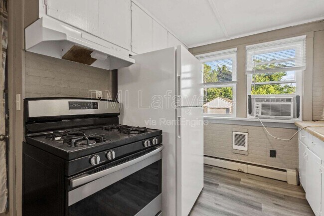 Building Photo - 131 S 28th St