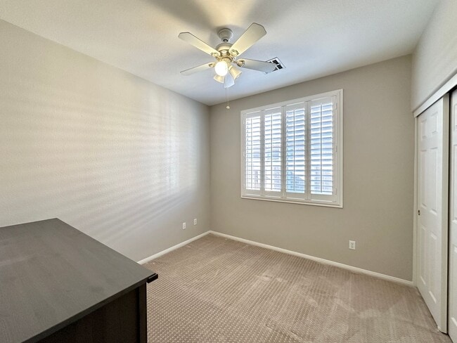 Building Photo - Glenhaven At Southern Highlands