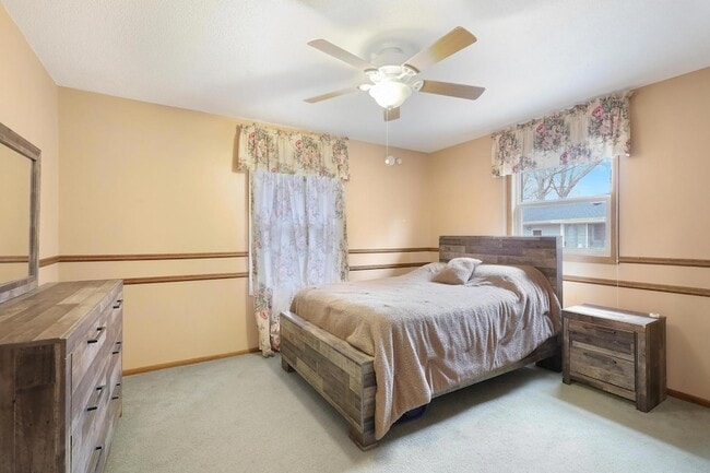 Building Photo - 11333 Welcome Ave N