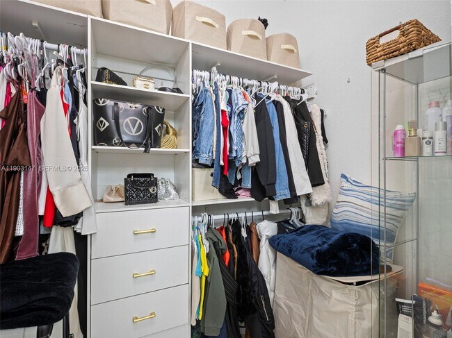 Building Photo - 1411 SE 26th Rd