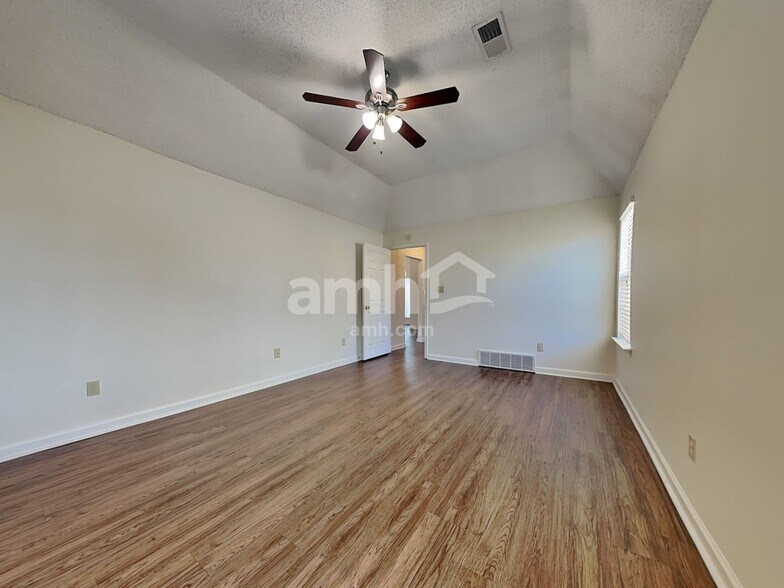 Building Photo - 1114 Green Fern Cv