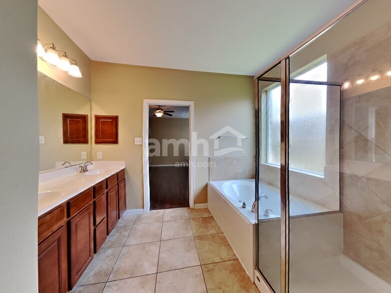 Building Photo - 13826 McKinney Creek Ln