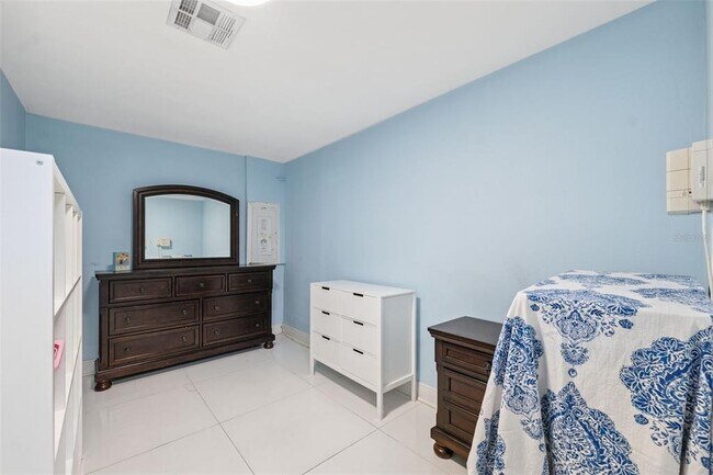 Building Photo - 4527 Redcoat Dr