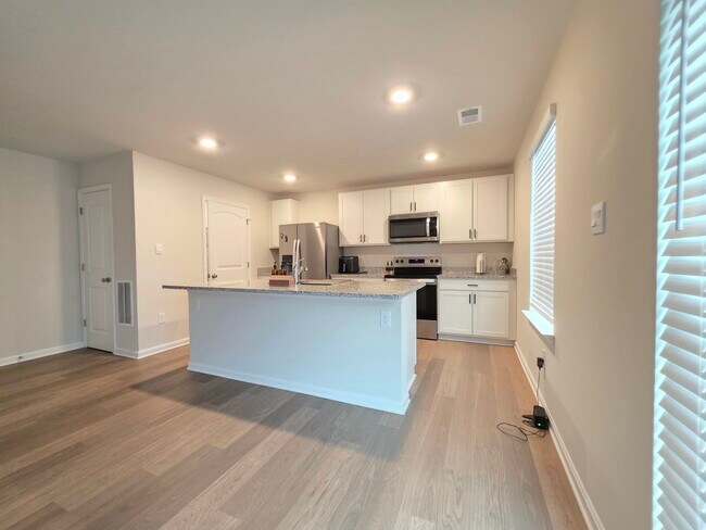 Building Photo - 1120 Wintermead Lp