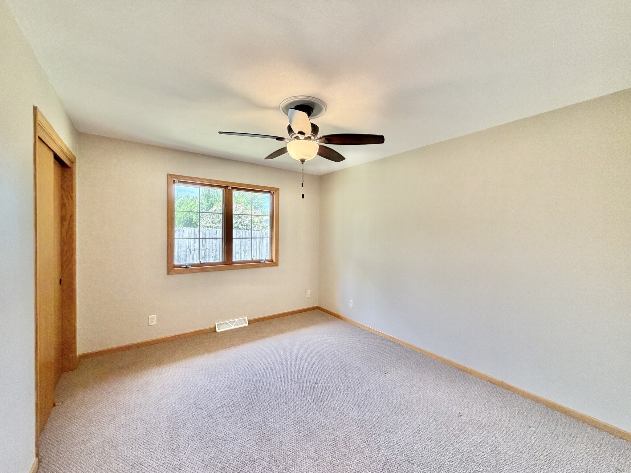 Building Photo - 2701-2703 N Wuthering Hills Dr