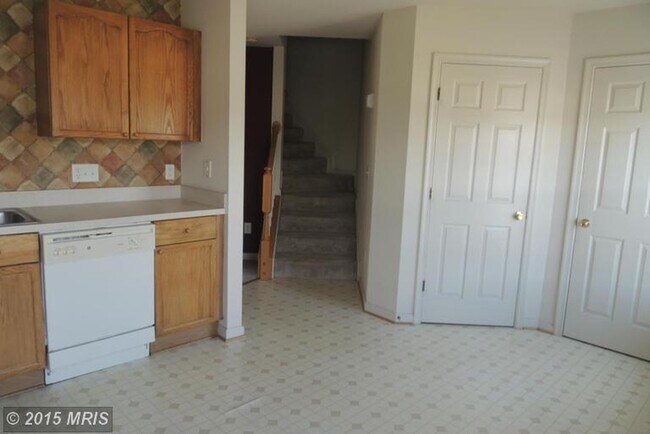 Building Photo - 803 Marquette Dr