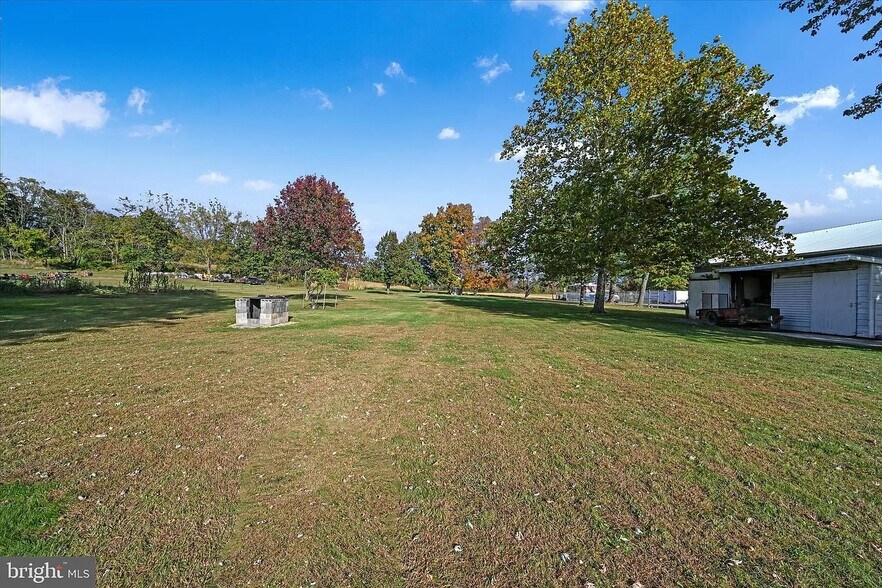 Building Photo - 8409 Lancaster Ave