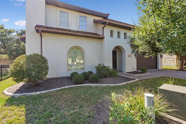 Building Photo - 8917 Villa Norte Dr