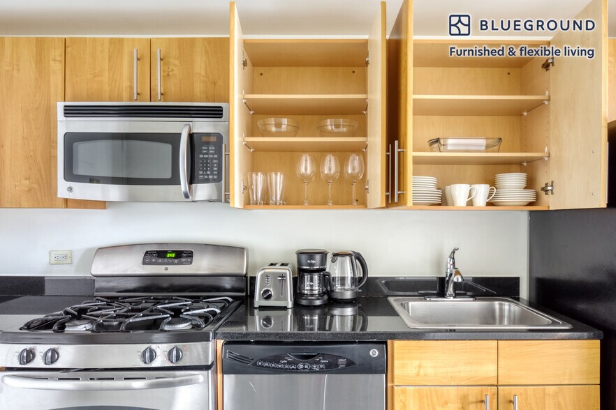 Building Photo - 4-75 48th Avenue-SI FL33-ID852