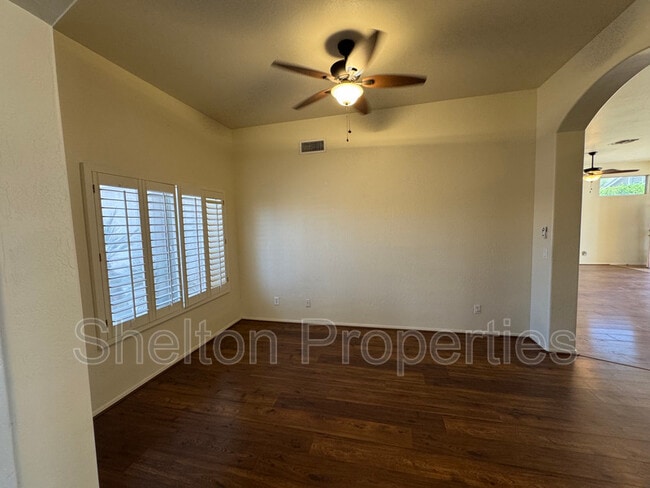 Building Photo - 19231 N Coyote Lakes Pkwy