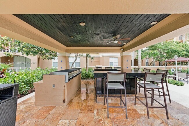 Building Photo - 19555 E Country Club Dr