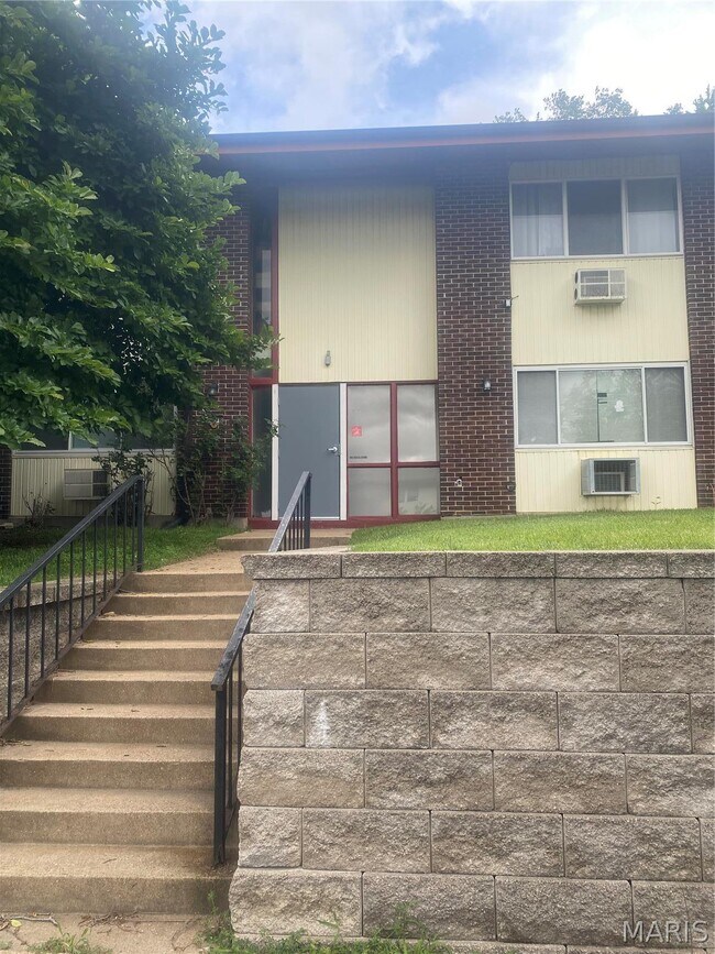 Building Photo - 7598 Hazelcrest Dr