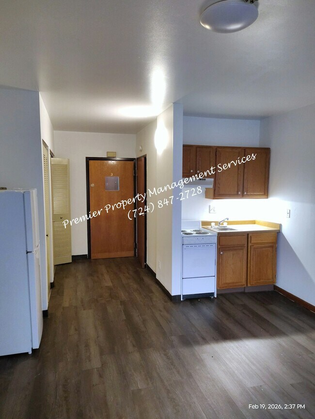 Building Photo - 518 W Cunningham St