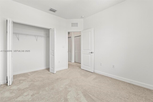 Building Photo - 2668 SE 19th St