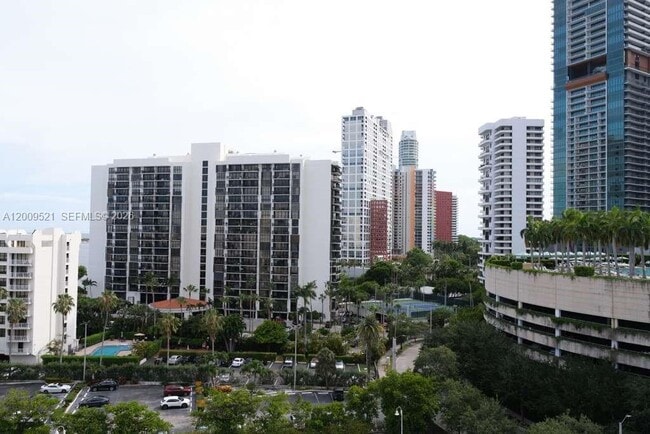 Building Photo - 1408 Brickell Bay Dr