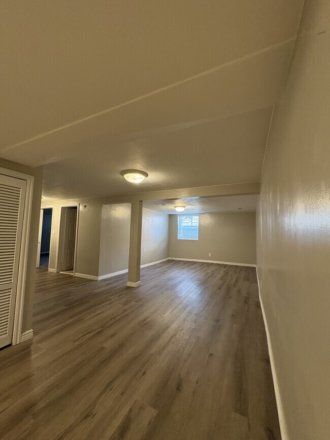 Building Photo - 2395 Bernadine Dr