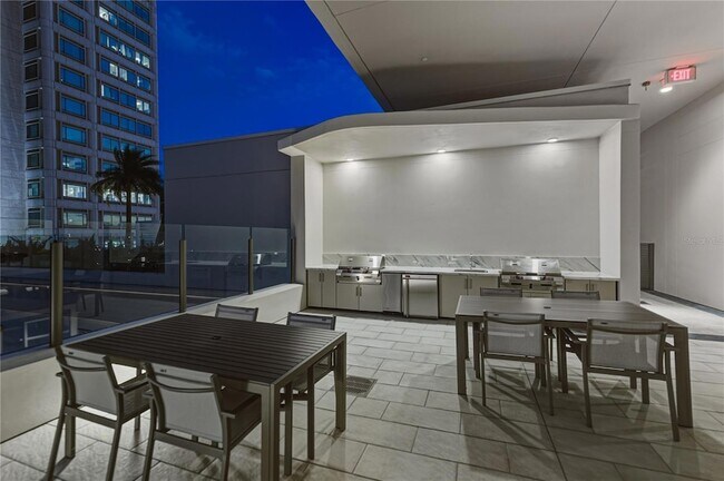 Building Photo - 275 1st Ave S