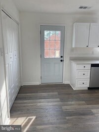 Building Photo - 204 Banbury Terrace