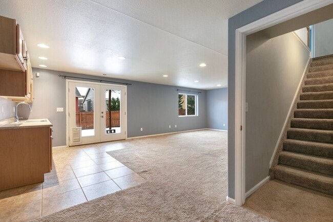 Building Photo - Unparalleled Single-Level Living with Breathtaking Views in D20!