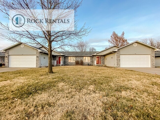 Building Photo - 14 Des Moines Ave