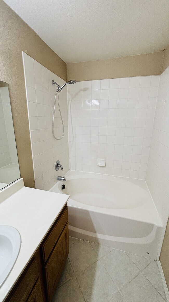 Building Photo - 7308 Laburnum St