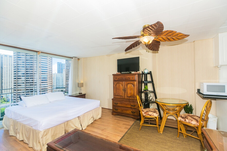 Spacious Living Area - 1765 Ala Moana Blvd