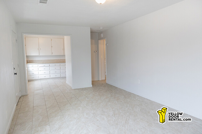 Building Photo - 711 N Brown St