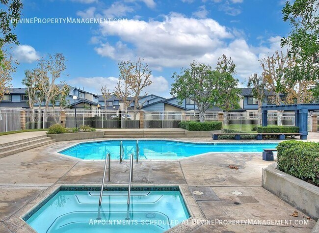 Building Photo - 902 California Privado