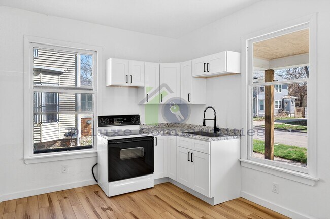 Building Photo - 851 Worden St SE