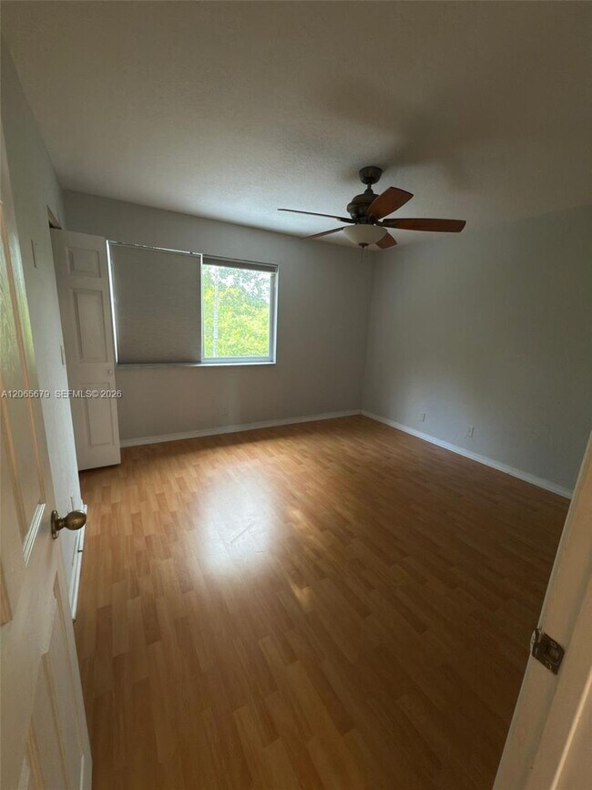 Building Photo - 1105 SW 44th Way
