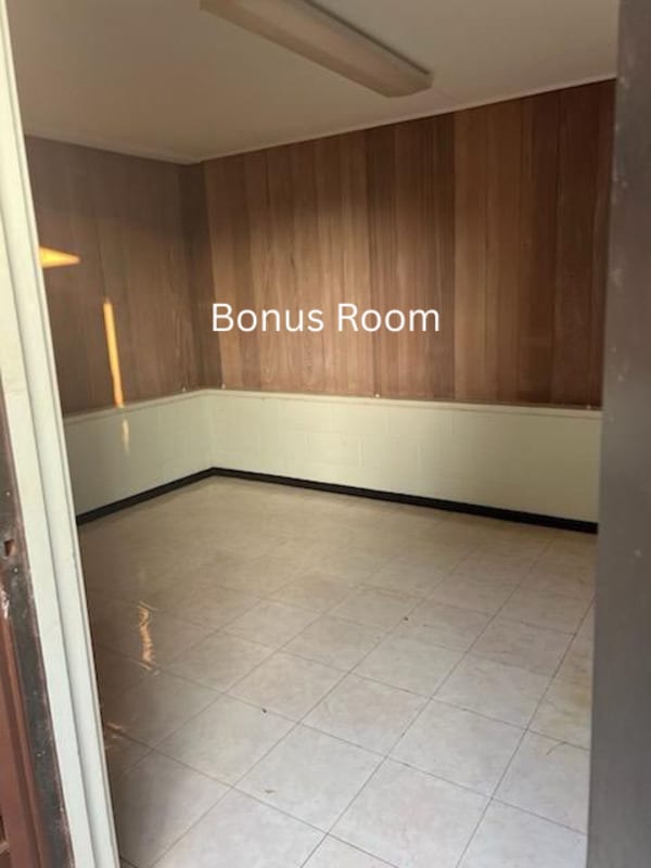 Building Photo - 1608 Makamua St