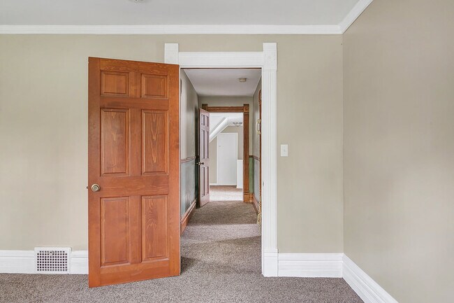 Building Photo - 944 14th St