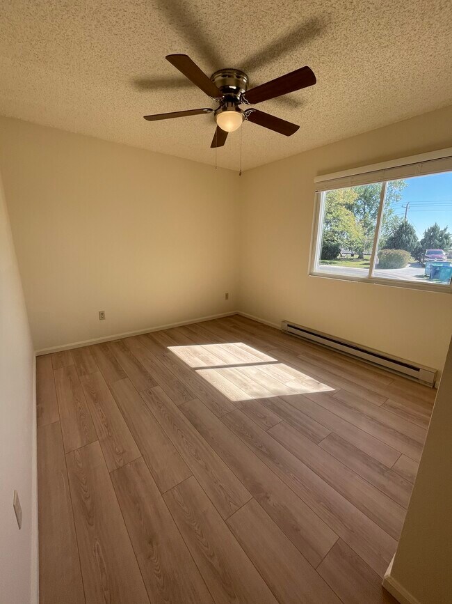 Building Photo - 631 Conifer St