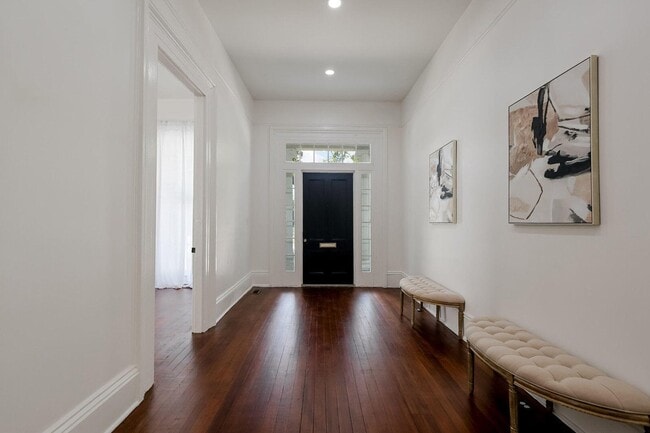 Building Photo - 444 Greene St