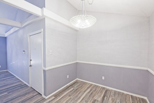 Building Photo - 10590 High Hollows Dr