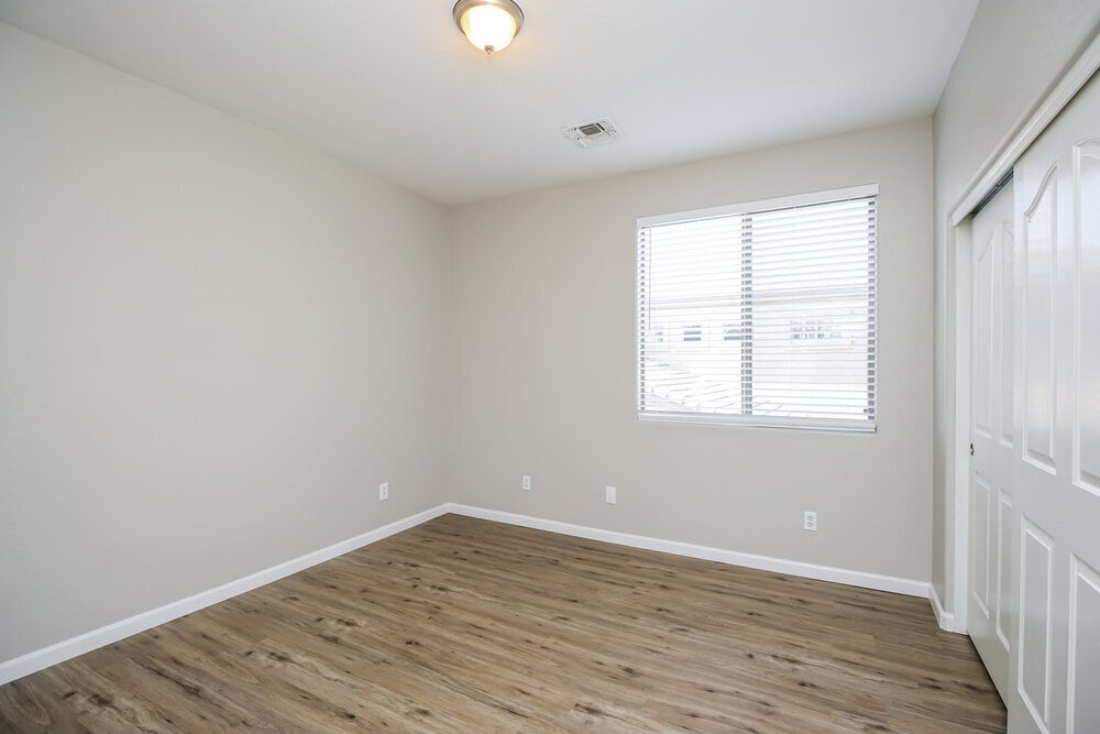 Building Photo - 4091 E Carriage Way