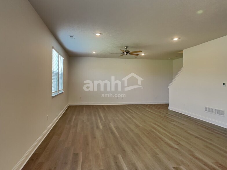 Building Photo - 9172 Henley Ave