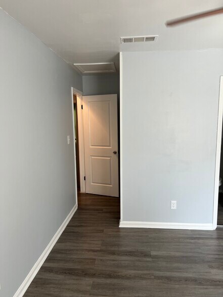 Building Photo - 6419 Baker Ct